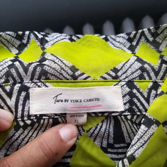 True By Vince Camuto Geometric Patterned Button-Up Shirt Size XL - Picture 9 of 10